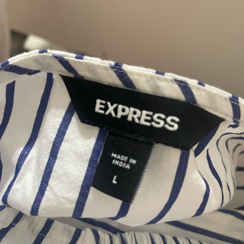 🔥 Closet Sale!  Express Stripped of the Shoulder Blouse - Picture 4 of 4